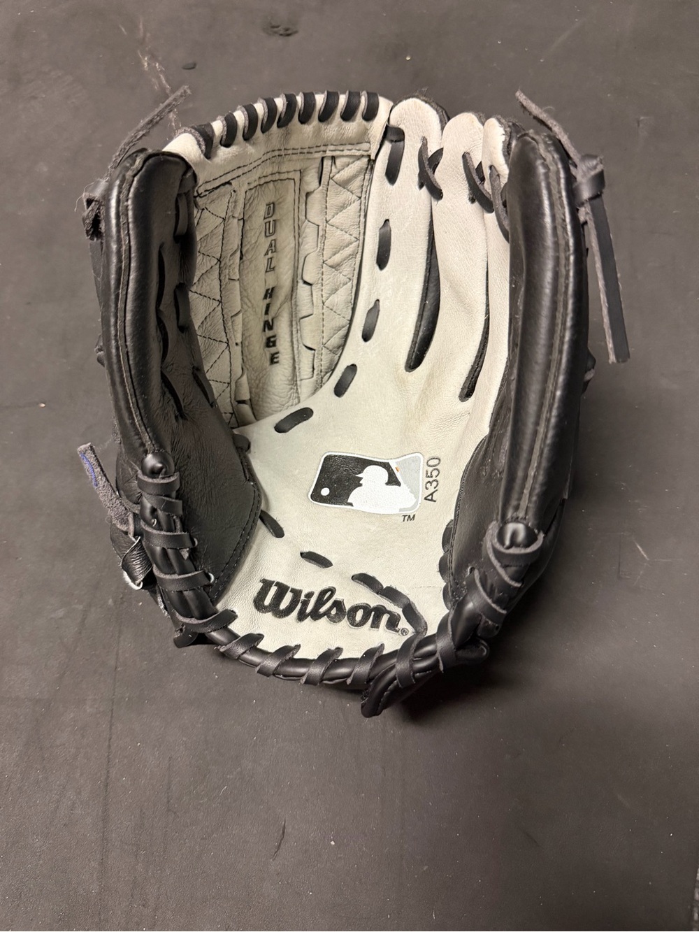 Men’s WILSON BASEBALL GLOVE A350 series
